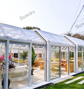 Outdoor Restaurant Motorized Retractable Sunroom
