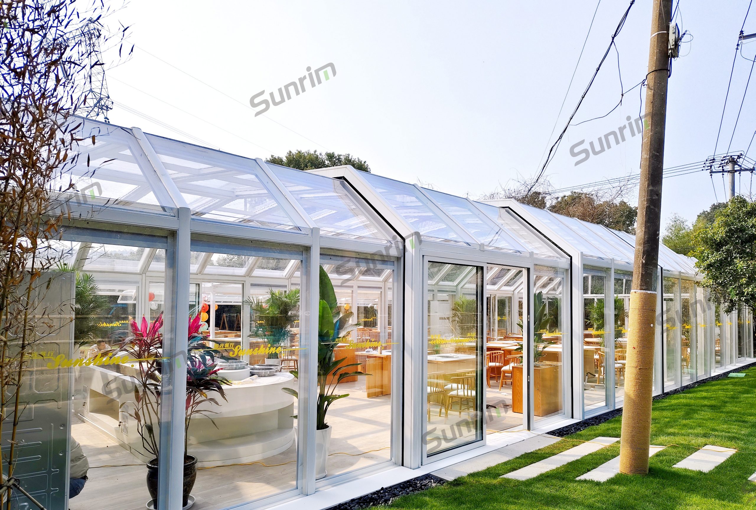 Outdoor Restaurant Motorized Retractable Sunroom