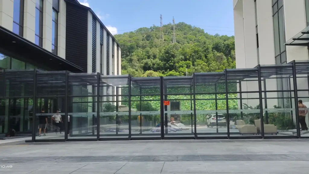 Glass sunroom facade at Huawei Shenzhen campus