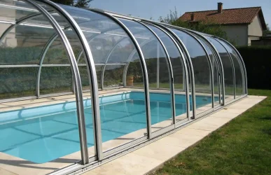 Pool enclosure aluminum frame assembly with transparent roof panels
